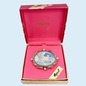 VTG Monet Blue & Wht Cameo Brooch Pin W/ Gold-Tone Frame & Faux Pearls Orig. Box
